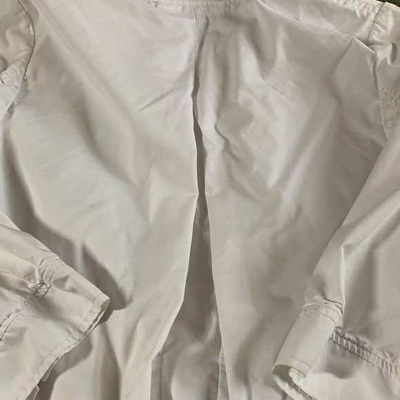 Coldwater Creek white, light weight, hooded jacket.  3/4 sleeves.  Size M(10-12) - Picture 7 of 7